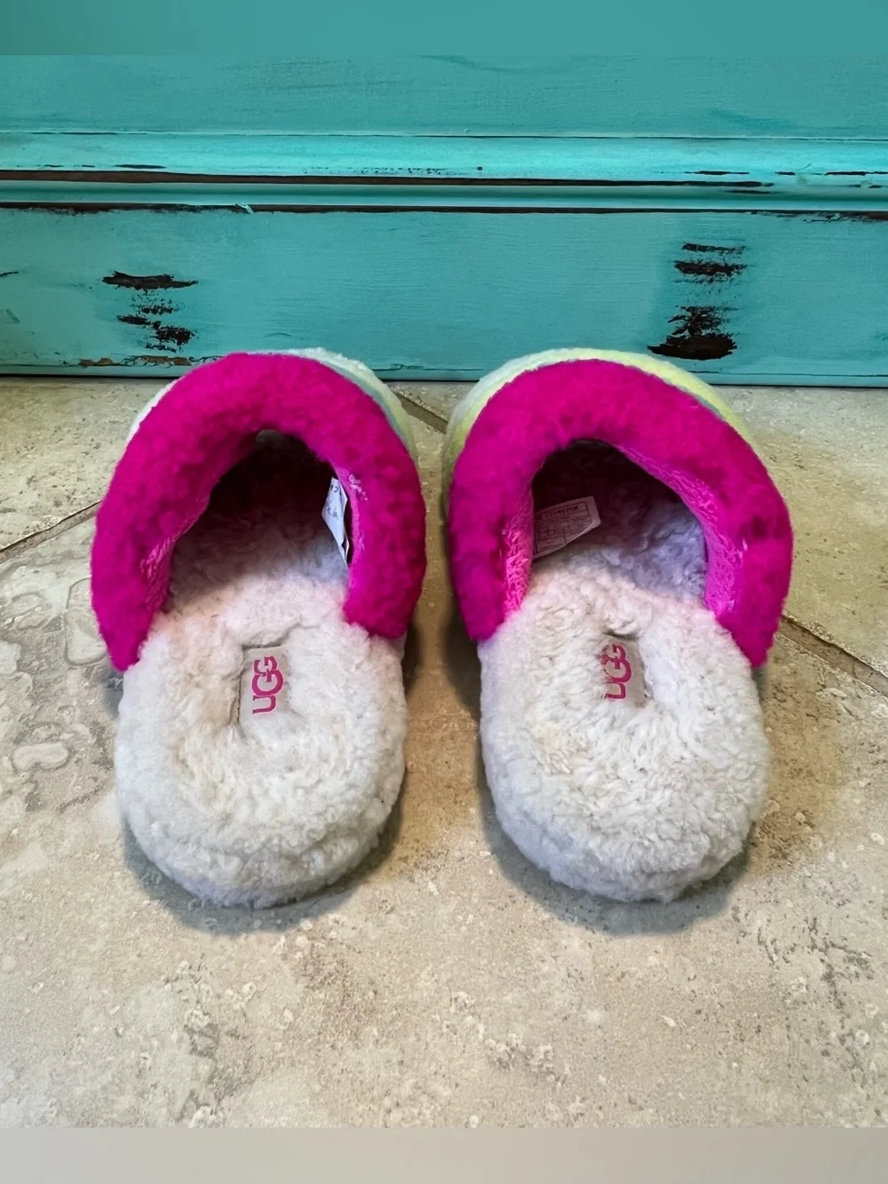 UGG Fluff Yeah Rainbow Slide Slipper Sandals Big Kid Size 1